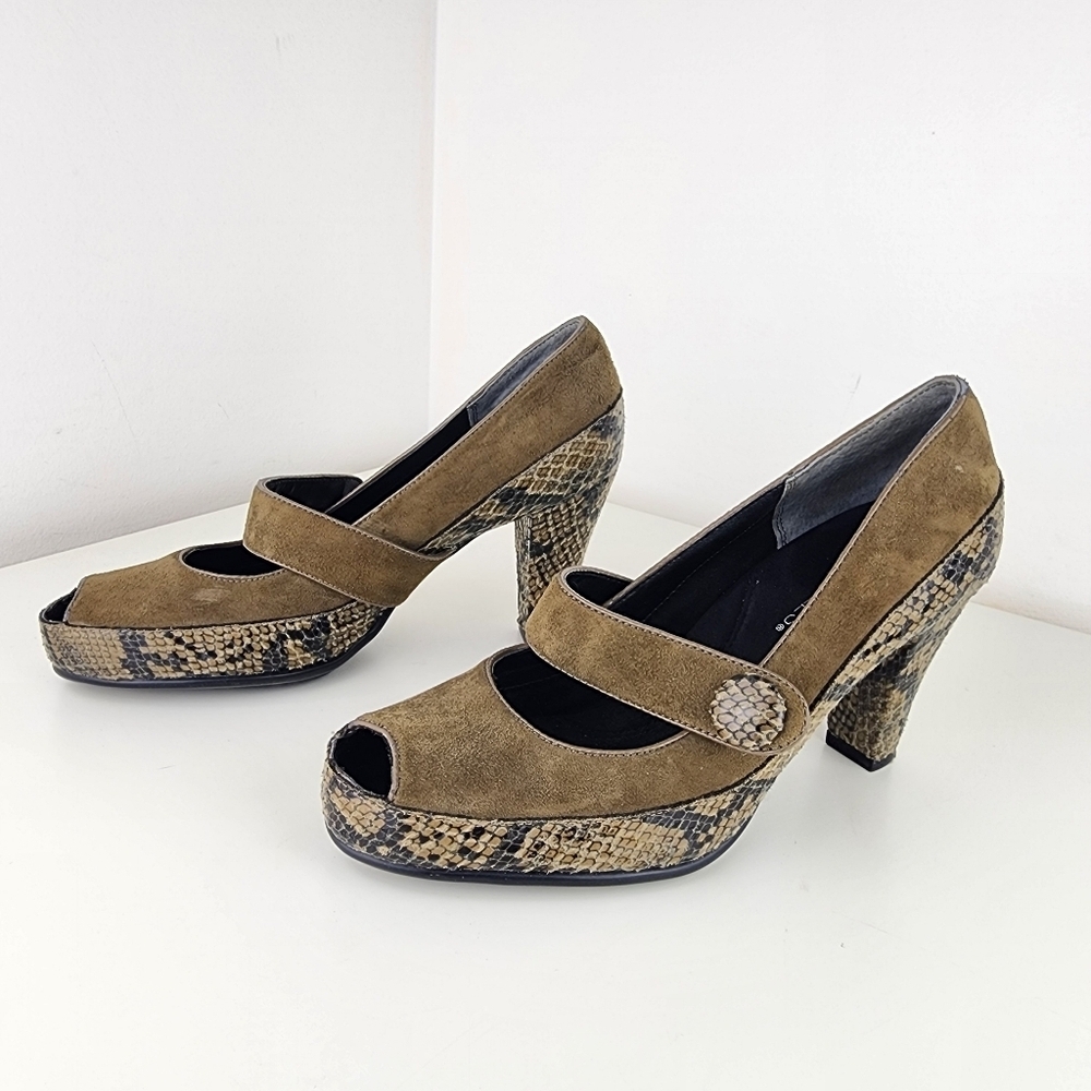 AEROSOLES Mary Jane Peep Toe heels Snakeskin Size 9M Leather